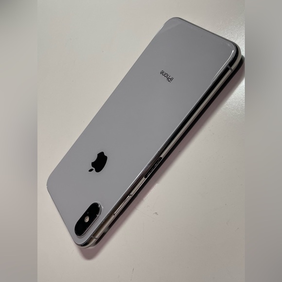 iPhone XS MaxSilver Back Housing Replacement With Small Parts OEM Grade A